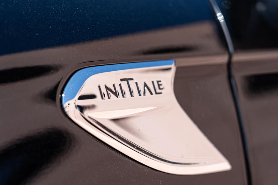Логотип Renault Clio Initiale Paris 2019 года  (WW) (фото 4 из 20)